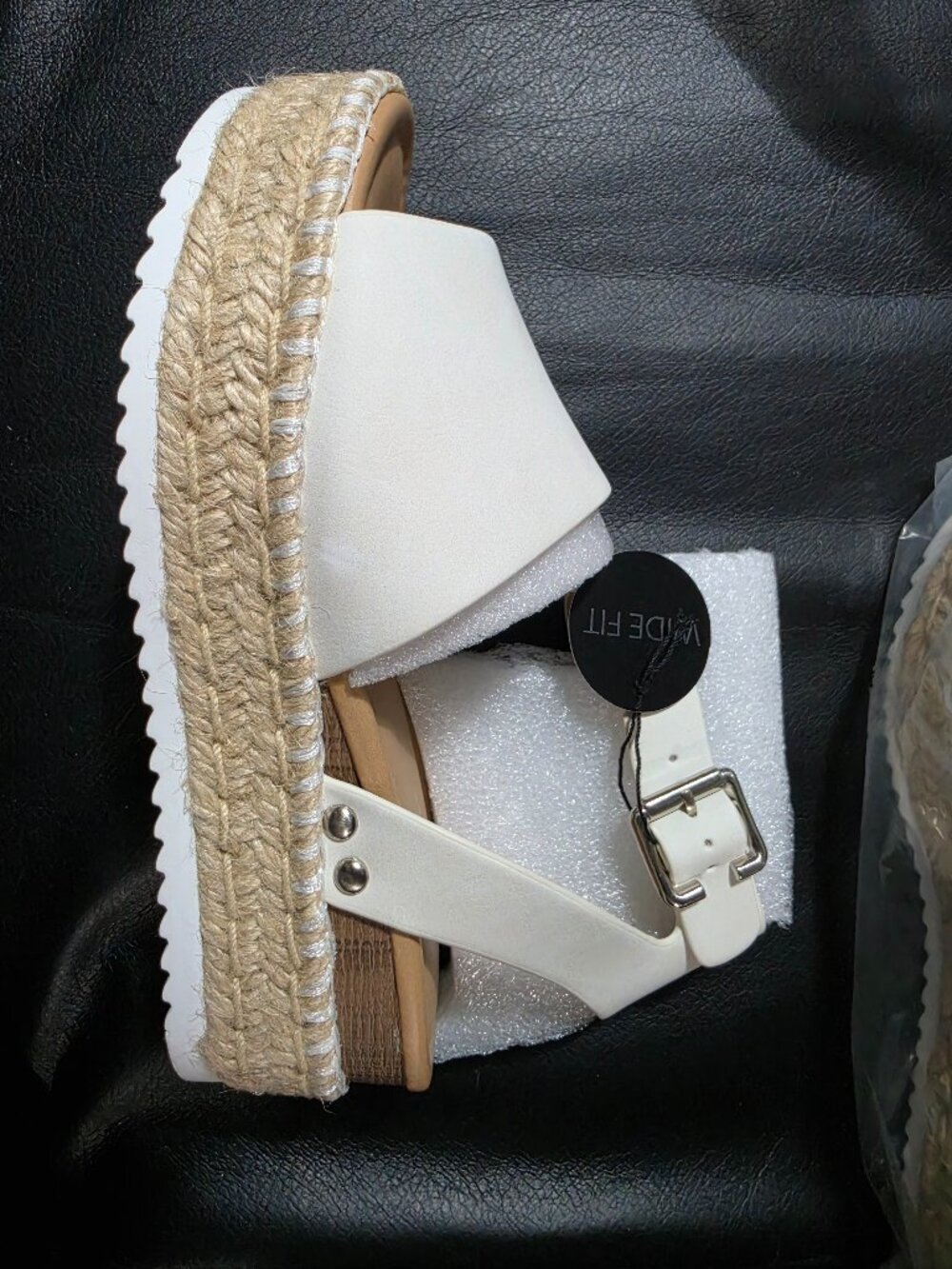 Soda sandals